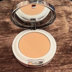Clinique Compact Powder - Light Tan